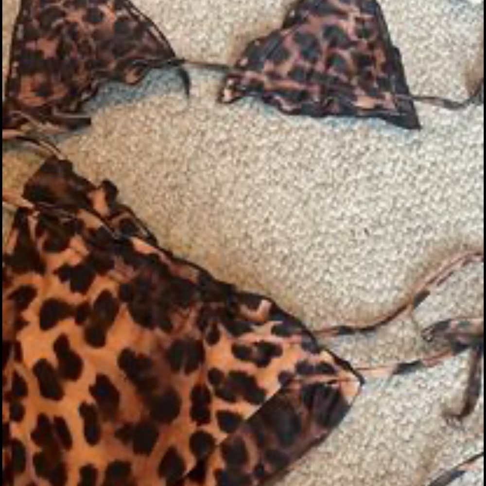Are you am i bathing-suit top